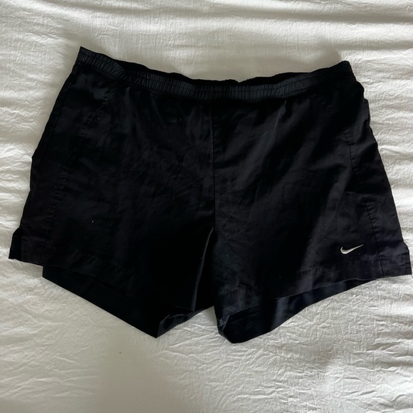 Nike Shorts - Picture 1 of 3